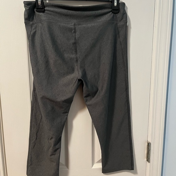 Under armor compression leggings - Picture 3 of 3